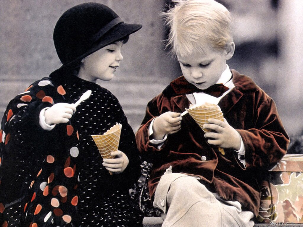 Cute Child Couple Wallpaper 3