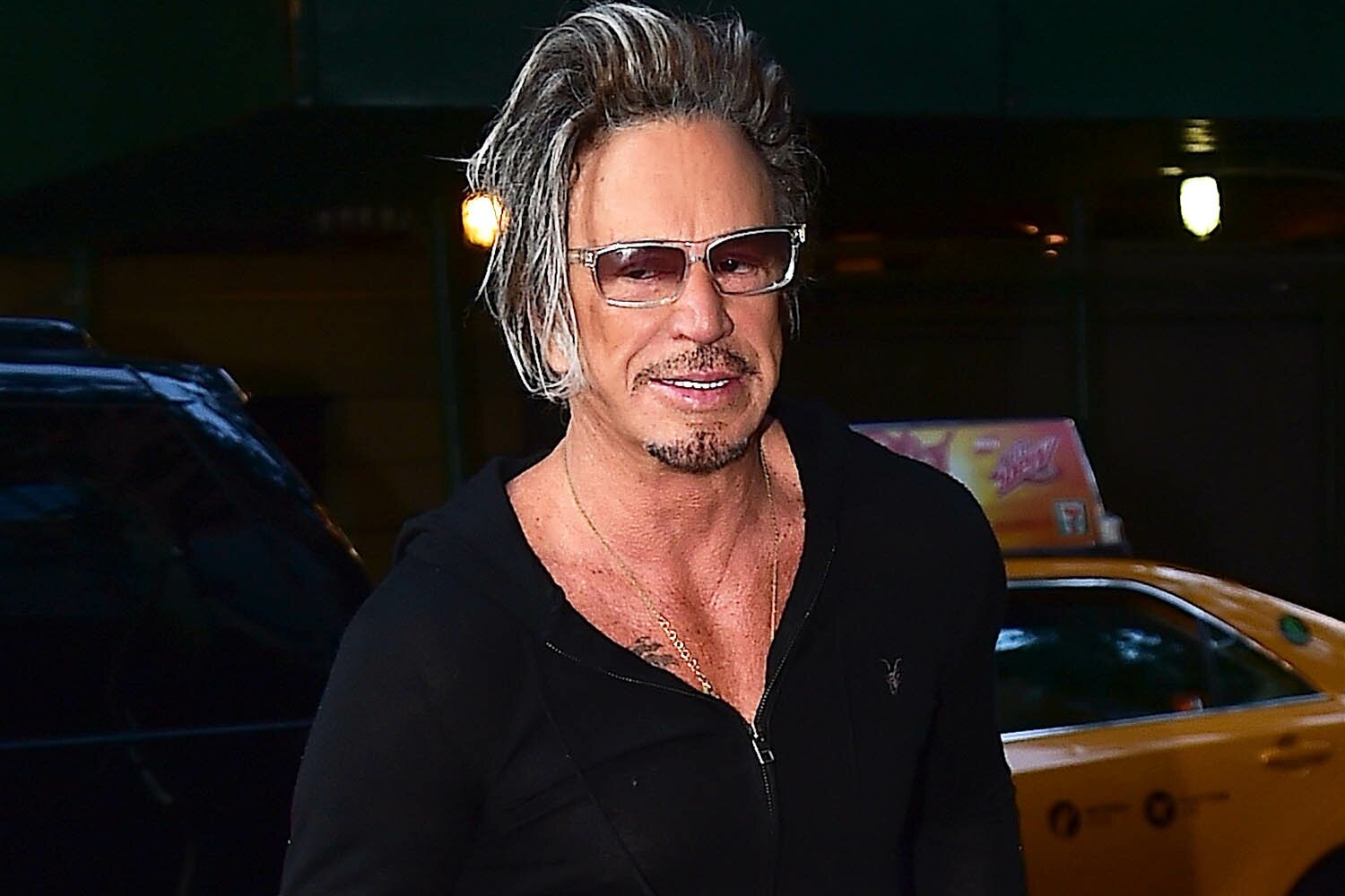1447772267_Mickey-Rourke-Wallpapers-HD.jpg