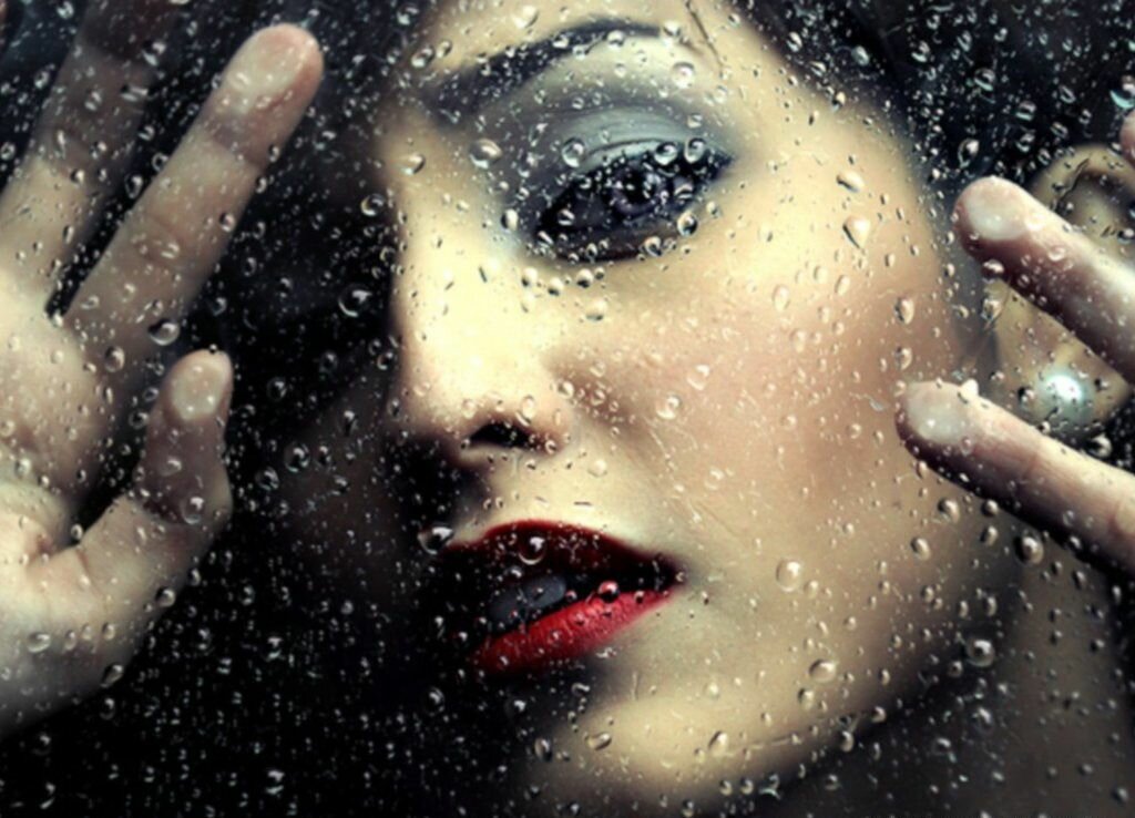 Cute Girls in Rain HD Images (5)